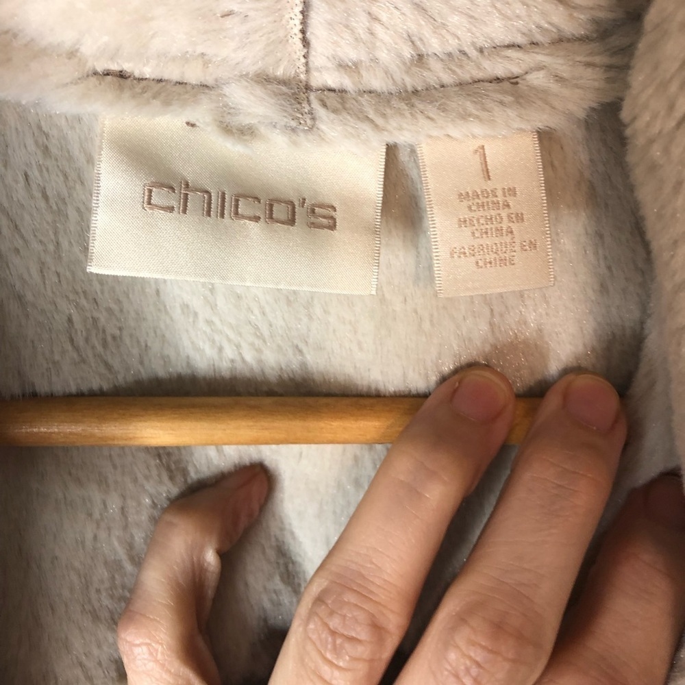 Chicos Sz 1 Medium Faux Suede Shearling Vest Tan Cream Boho Chic Casual Retro - Picture 7 of 10